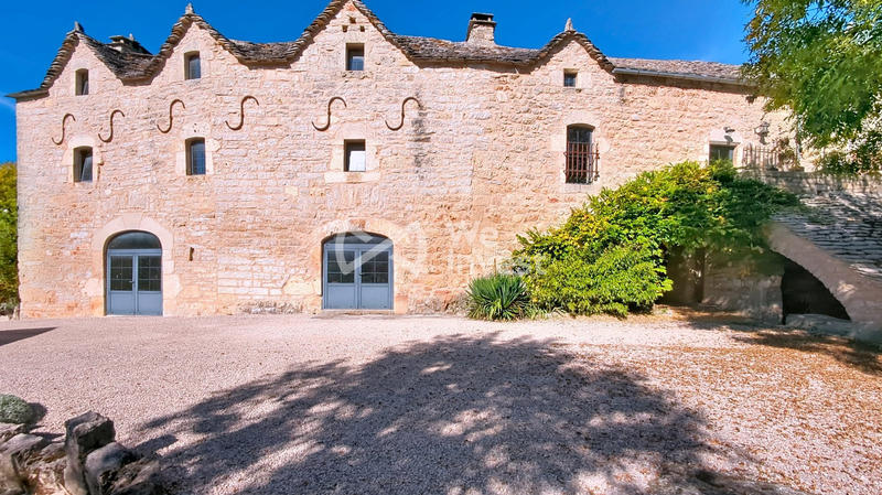 Maison ancienne - 475 m² - 8 pièces