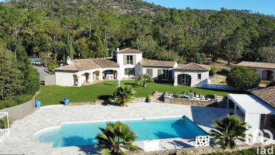 Maison - 187 m² - 8 pièces