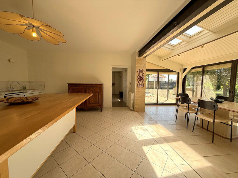 Maison - 180 m² - 7 pièces