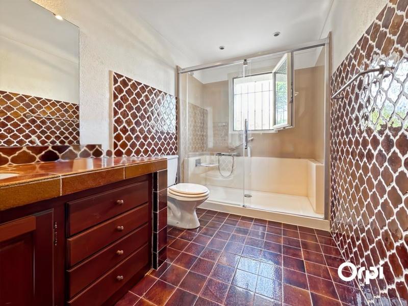 Villa - 180 m² - 4 pièces