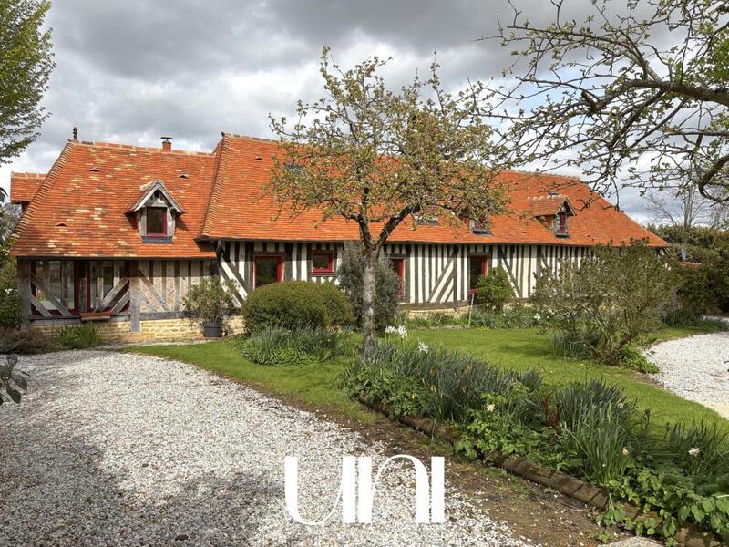 Maison - 287 m² - 10 pièces