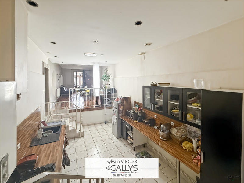 Appartement - 94 m² - 5 pièces