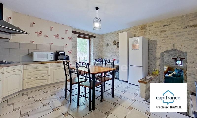 Maison - 238 m² - 6 pièces