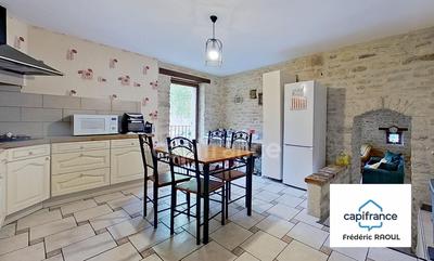 Maison - 238 m² - 6 pièces