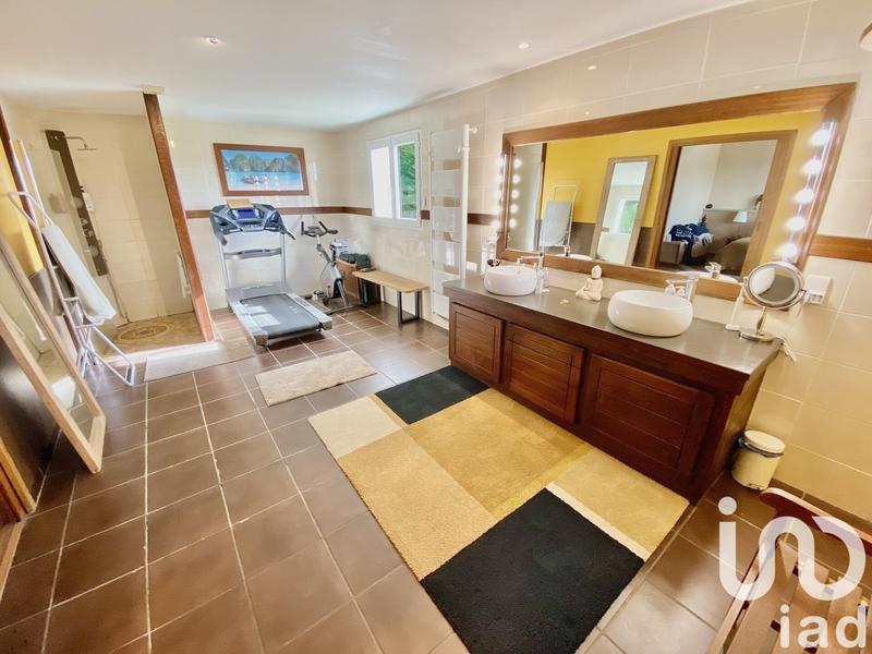 Maison - 256 m² - 7 pièces