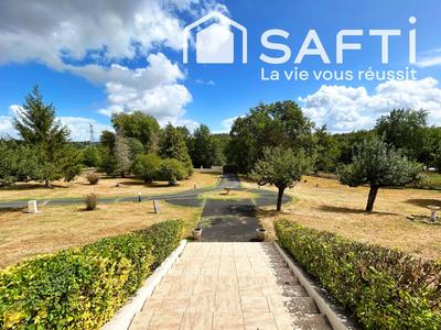 Maison - 235 m² - 6 pièces