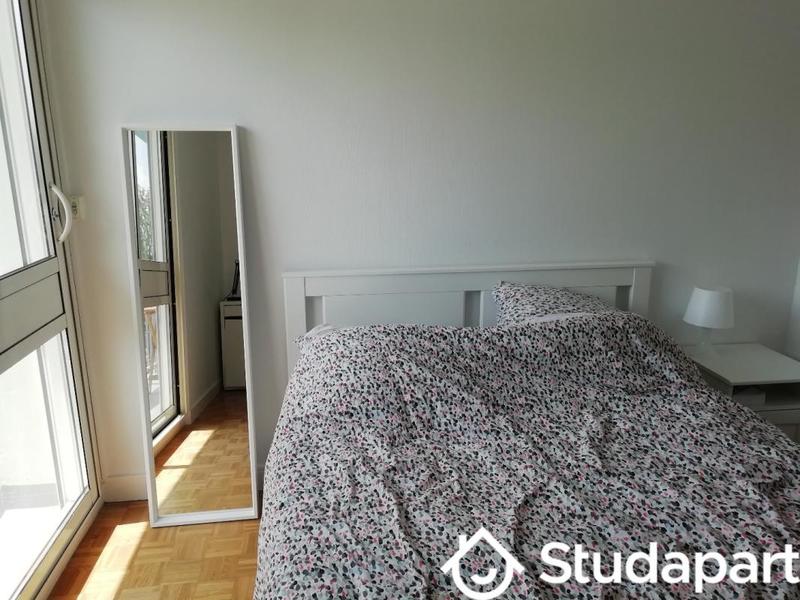 Chambre - 11 m² - 1 pièce