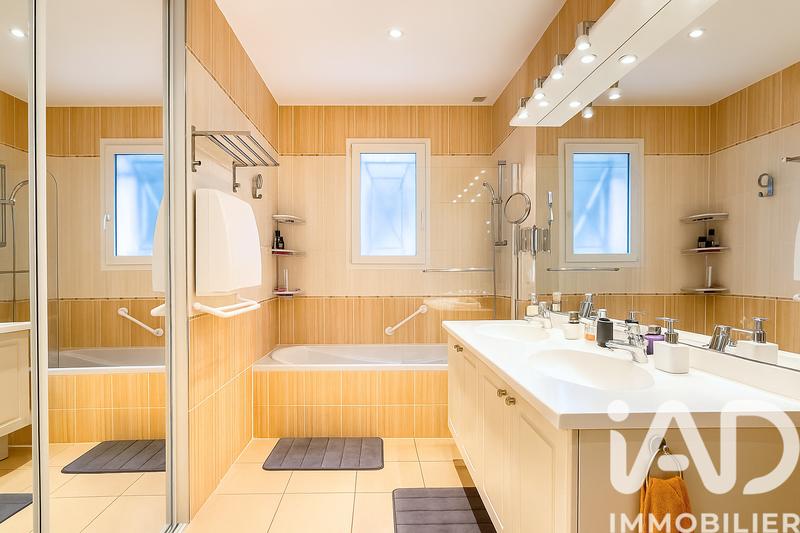 Maison - 128 m² - 5 pièces