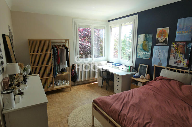 Maison - 234 m² - 7 pièces