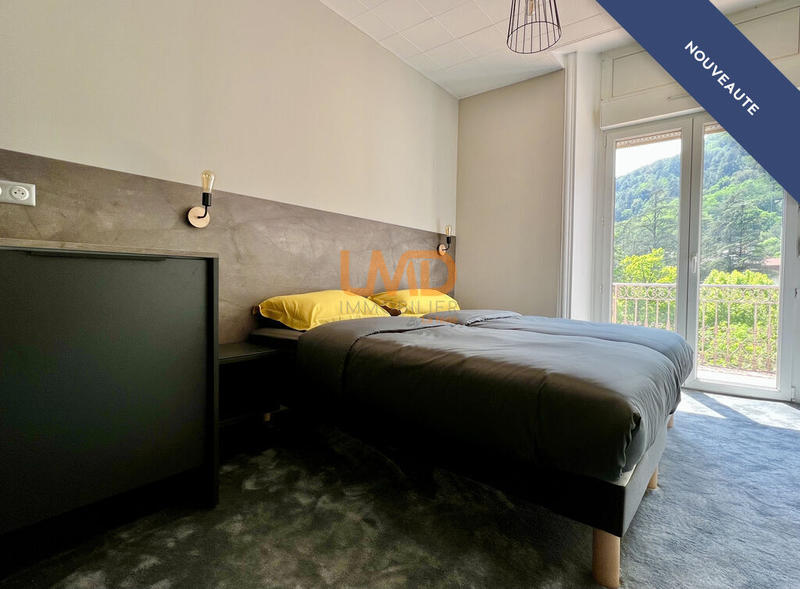 Hôtel particulier - 195 m² - 15 pièces