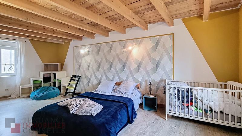 Maison - 220 m² - 9 pièces