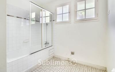 Maison traditionnelle - 131 m² - 6 pièces