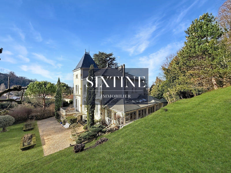 Manoir - 330 m² - 12 pièces