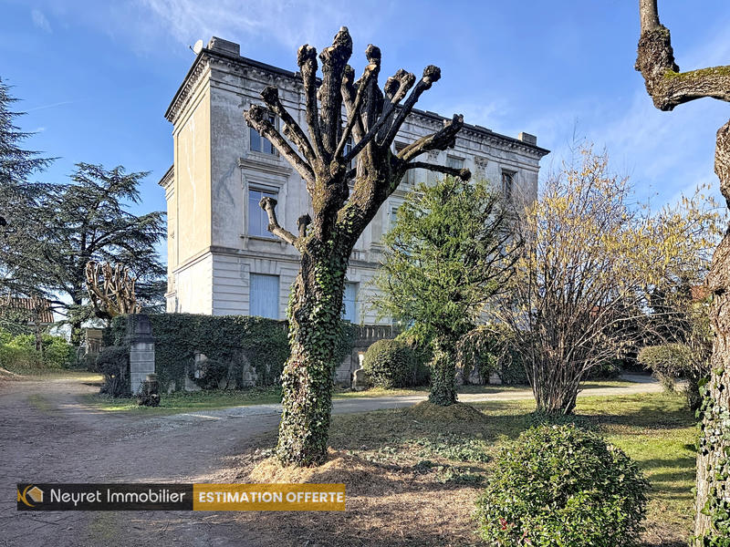 Appartement - 229 m² - 7 pièces