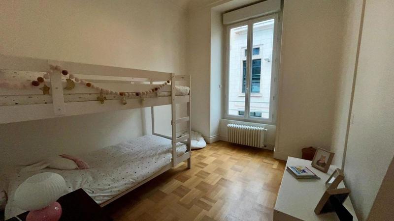 Appartement - 135 m² - 6 pièces