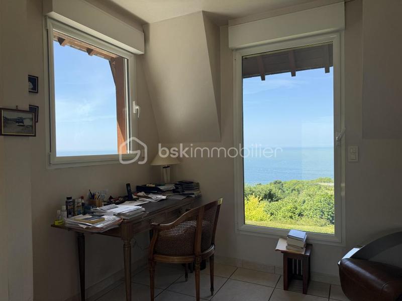 Propriété - 340 m² - 9 pièces