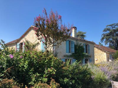 Maison - 277 m² - 11 pièces
