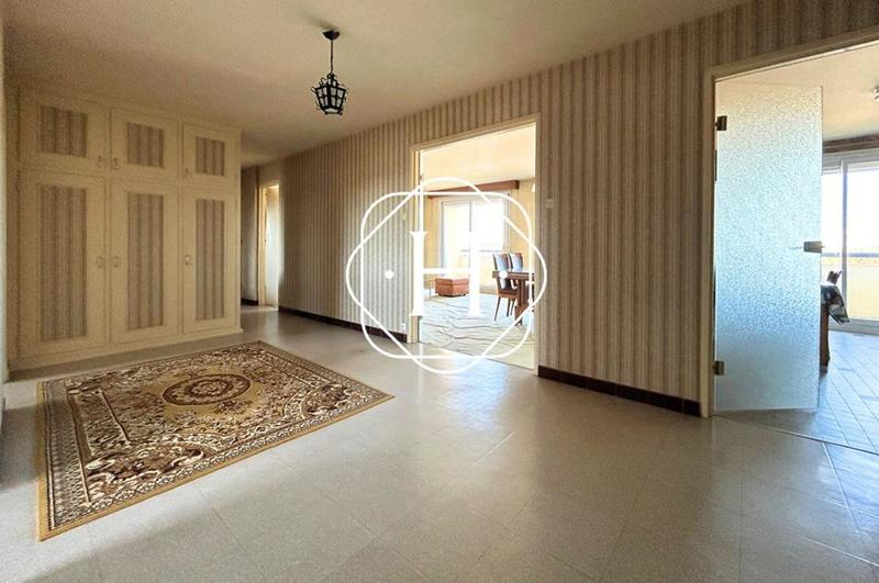 Appartement - 100 m² - 5 pièces