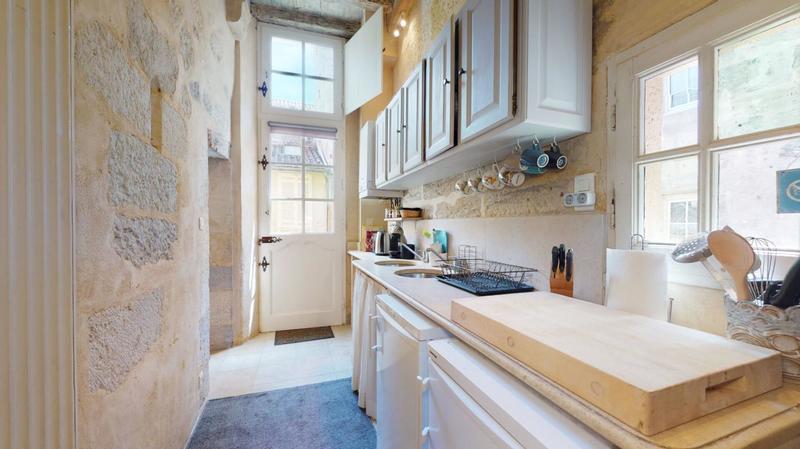 Appartement - 95 m² - 6 pièces