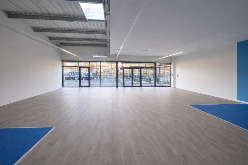Local d'activité / Entrepôt - 325 m²