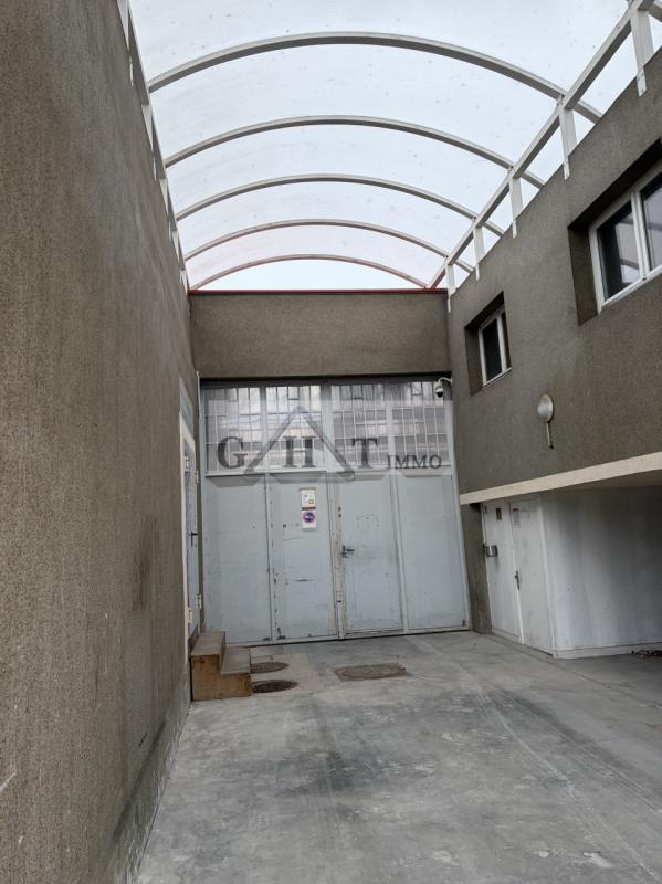 Entrepôt - 774 m²