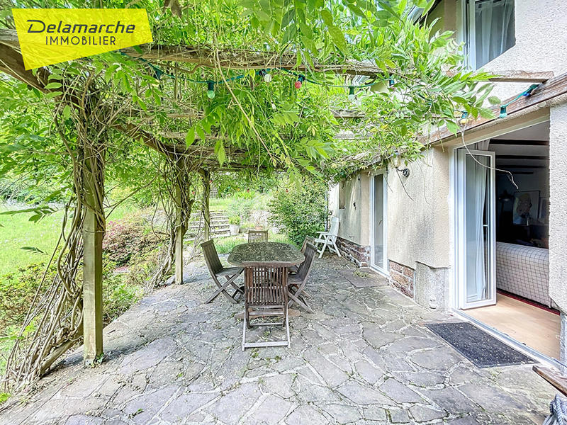 Maison - 243 m² - 10 pièces