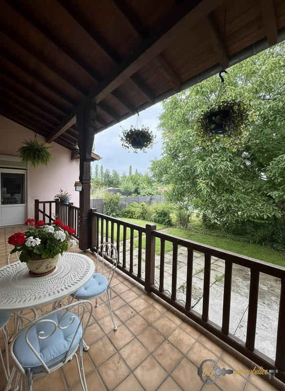 Maison - 261 m² - 10 pièces