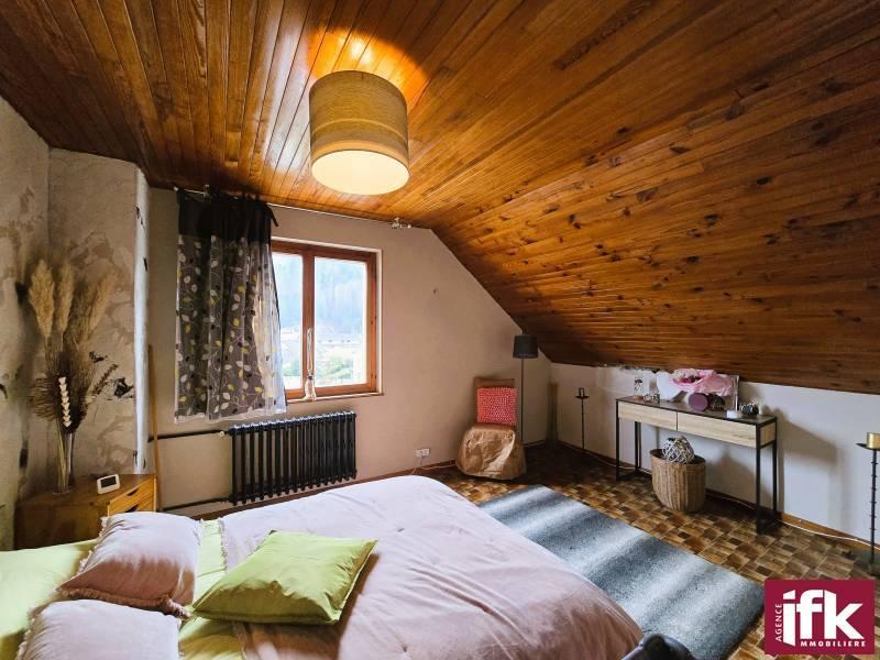 Maison - 150 m² - 7 pièces