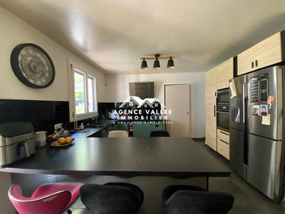 Maison - 163 m² - 8 pièces