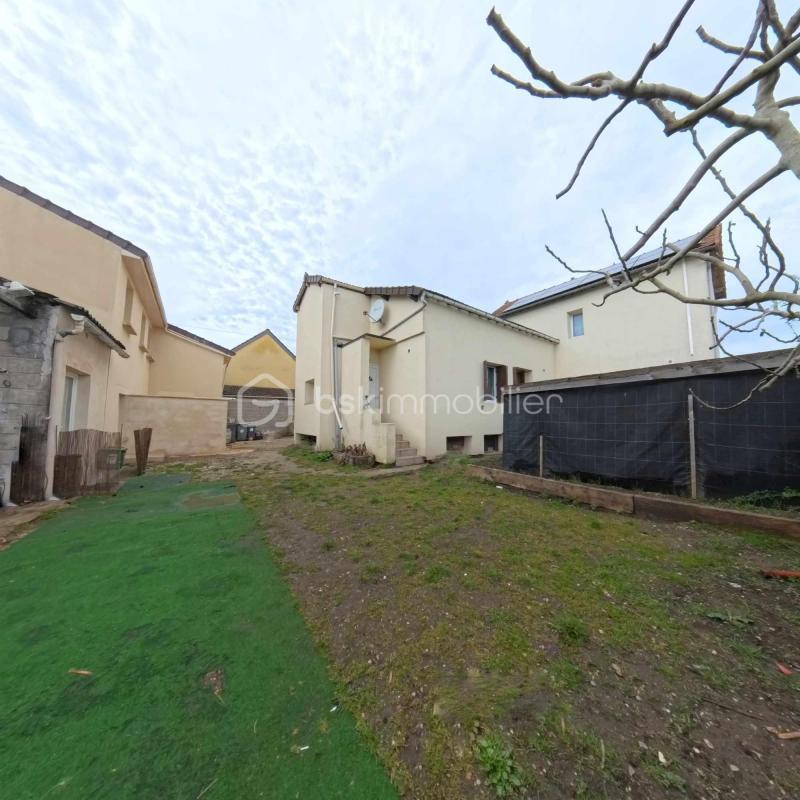 Maison - 90 m² - 6 pièces