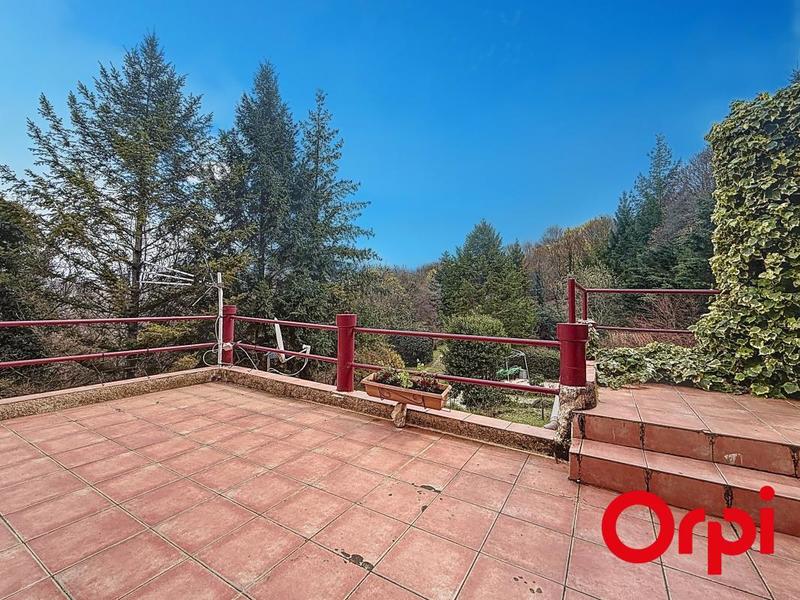 Maison - 198 m² - 8 pièces