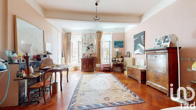 Maison - 328 m² - 10 pièces