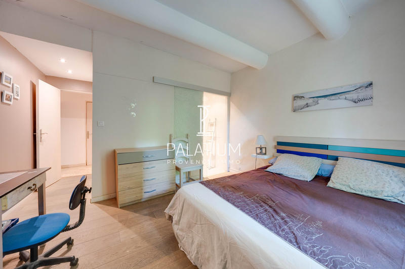 Appartement - 90 m² - 4 pièces