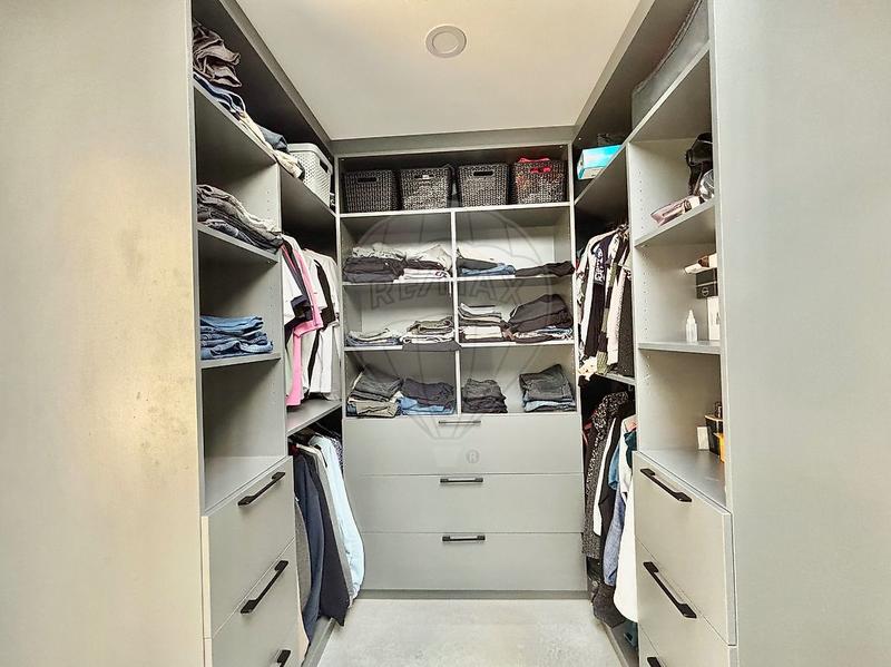 Maison - 262 m² - 6 pièces