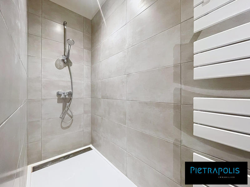 Appartement - 107 m² - 6 pièces