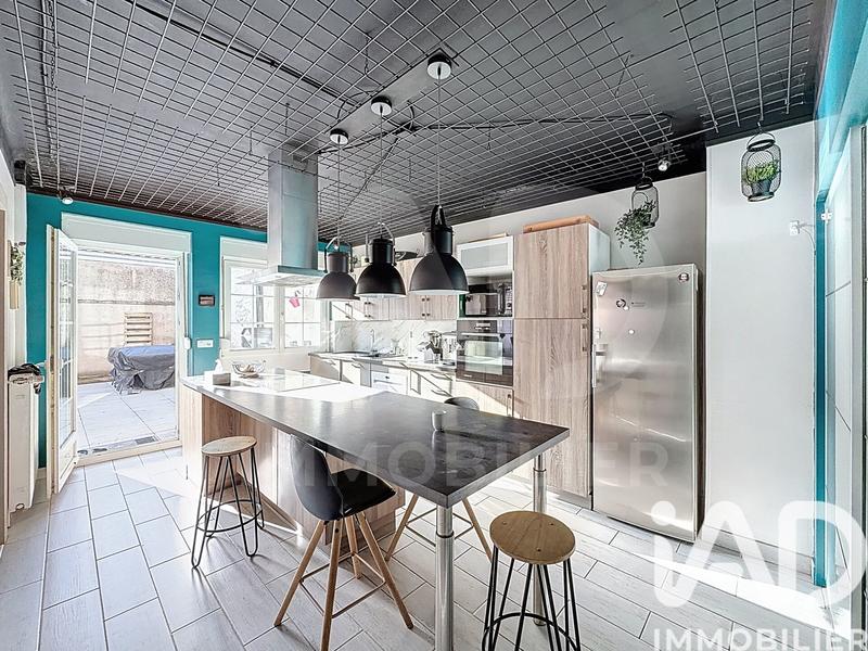 Maison - 186 m² - 6 pièces