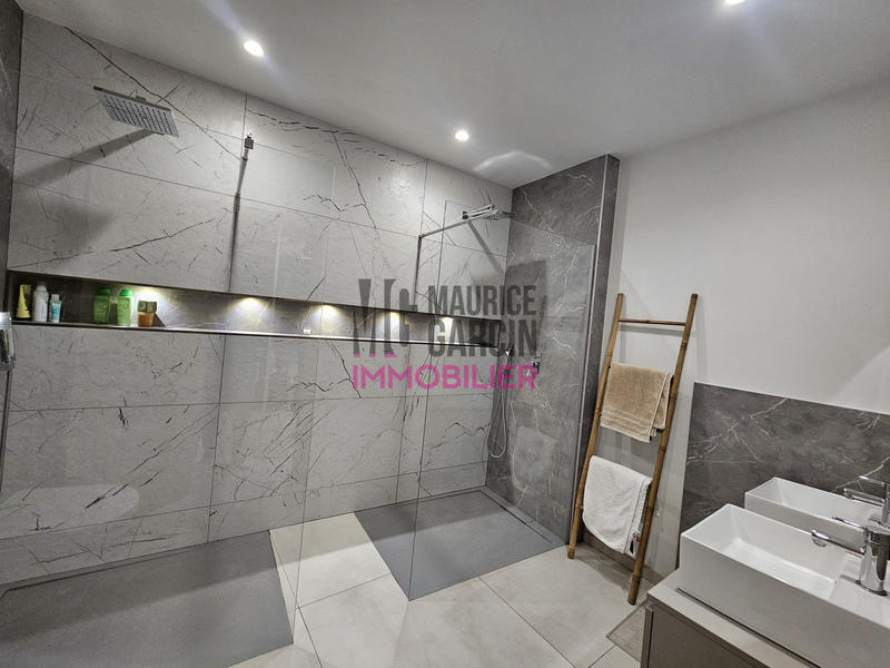 Loft - 178 m² - 5 pièces