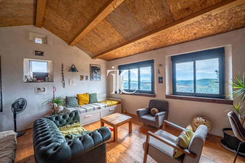 Maison - 275 m² - 11 pièces