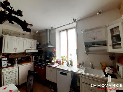 Maison - 350 m² - 16 pièces