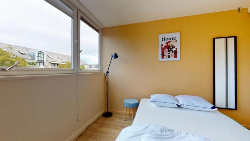 Chambre - 12 m² - 6 pièces