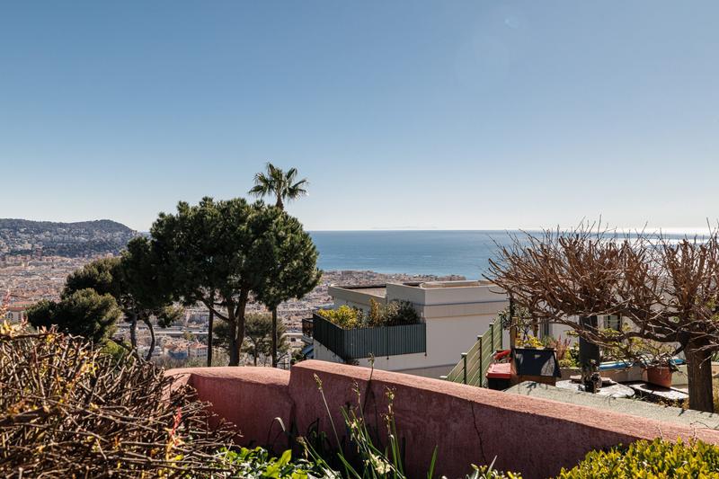 Maison - 205 m² - 6 pièces