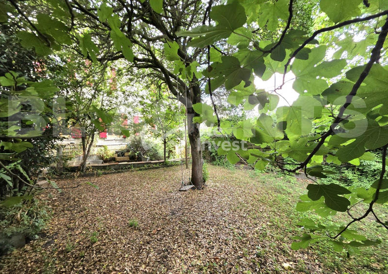 Maison - 280 m² - 8 pièces