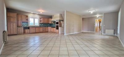 Maison - 210 m² - 6 pièces