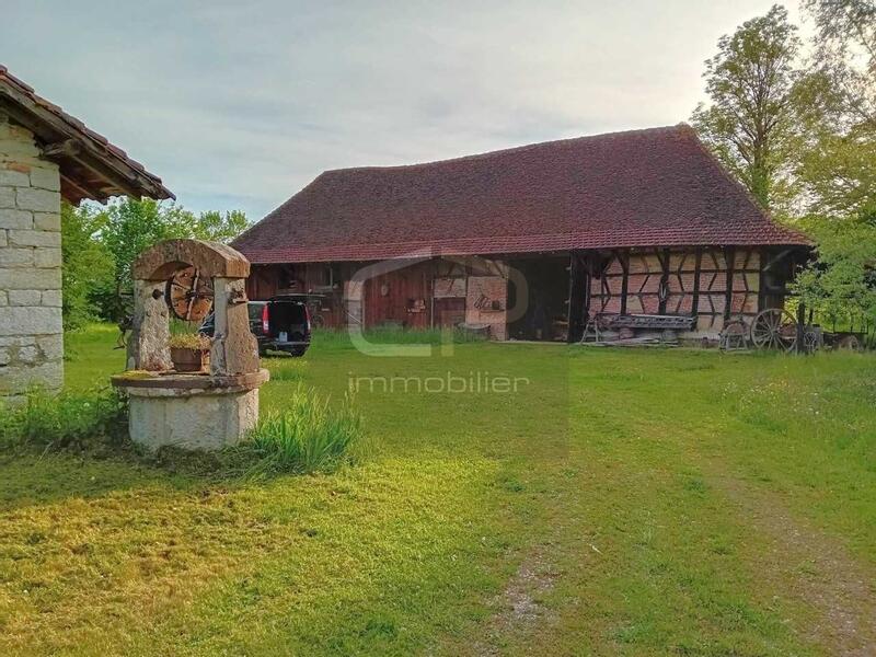 Maison - 203 m² - 9 pièces