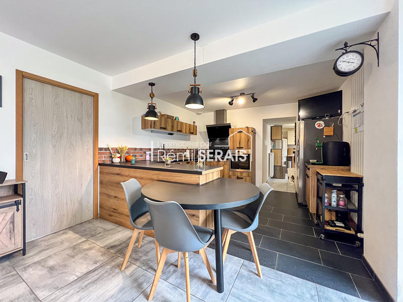 Maison - 232 m² - 6 pièces