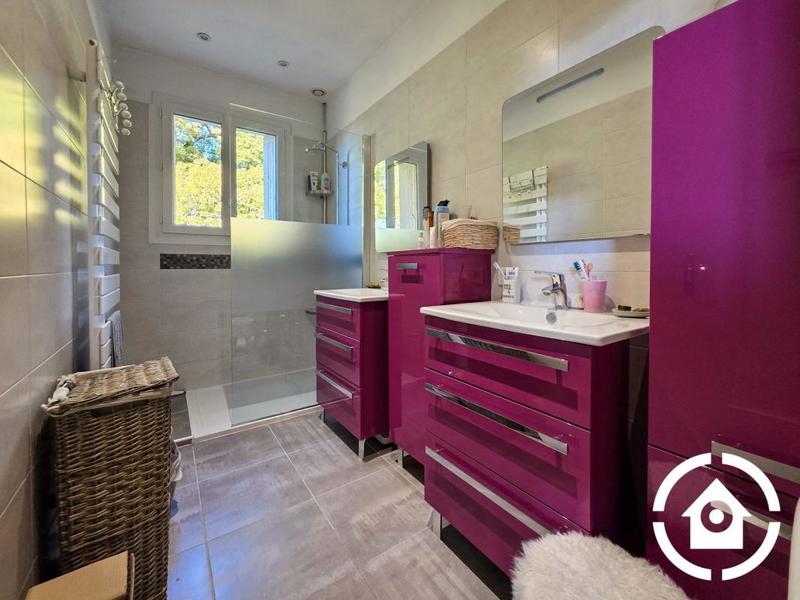 Maison - 212 m² - 8 pièces