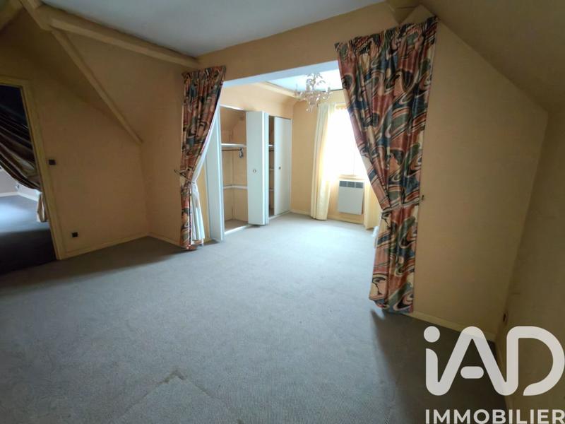 Maison - 300 m² - 12 pièces