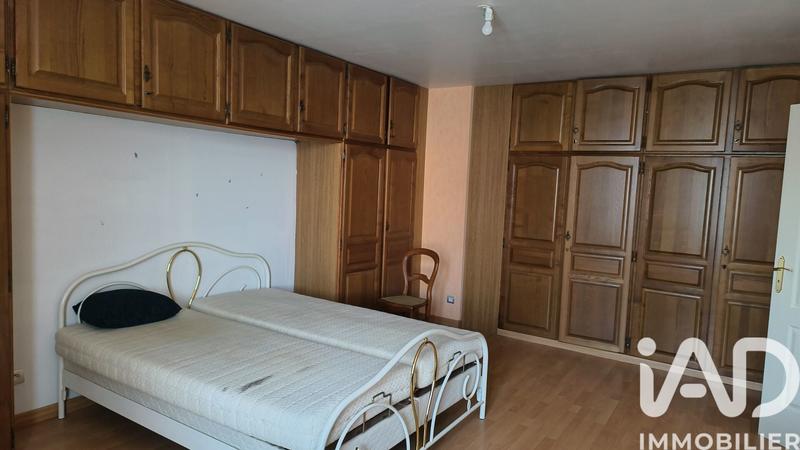 Maison - 470 m² - 8 pièces