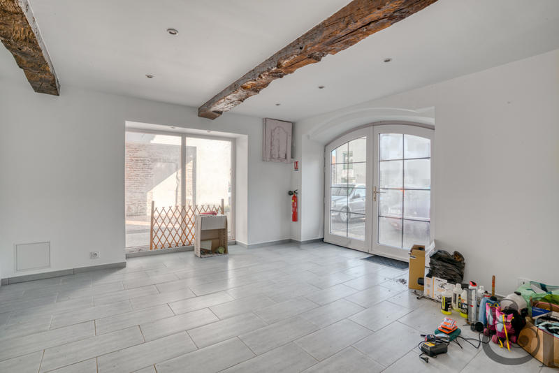 Maison - 304 m² - 16 pièces