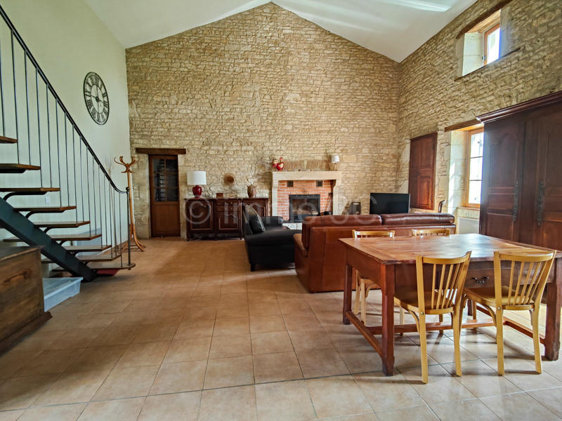 Maison en pierre - 146 m² - 5 pièces